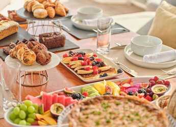 Alquilar catamarán en Alimos Marina - Fountaine Pajot Thira 80