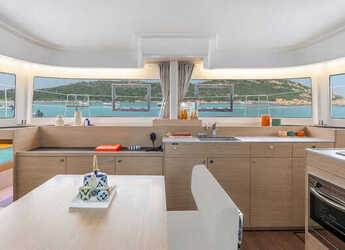 Alquilar catamarán en Marina Kastela - Lagoon 38