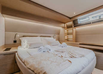 Alquilar catamarán en Marina Kastela - Lagoon 55