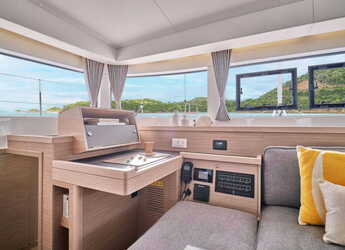 Alquilar catamarán en Marina Kastela - Lagoon 40