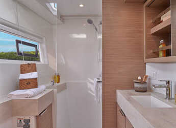 Alquilar catamarán en Marina Kastela - Lagoon 40