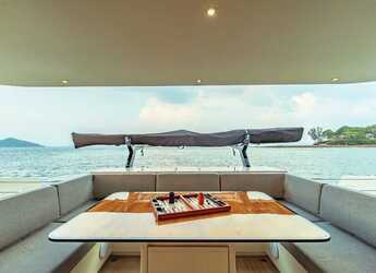 Alquilar catamarán en Cala dei Sardi - McConaghy Boats