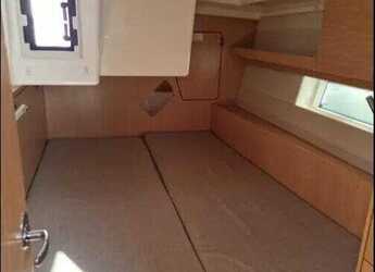 Rent a sailboat in Volos - Bavaria C45