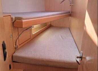 Rent a sailboat in Volos - Bavaria C45