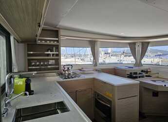 Chartern Sie katamaran in Perigiali Quay - Lagoon 46 