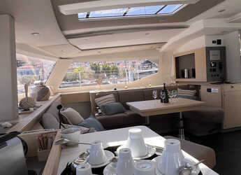 Chartern Sie katamaran in Perigiali Quay - Fountaine Pajot Aura 51