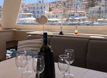 Chartern Sie katamaran in Perigiali Quay - Fountaine Pajot Aura 51