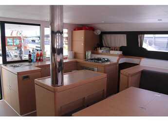 Alquilar catamarán en Marina di Palermo La Cala - Dufour Catamaran 48