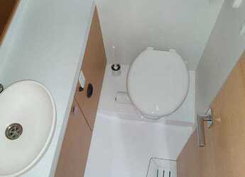 Chartern Sie segelboot in Punat - Elan E4 - 2 cab.