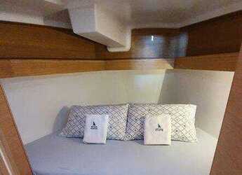 Chartern Sie segelboot in Punat - Elan E4 - 2 cab.