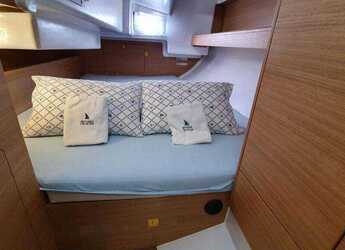 Chartern Sie segelboot in Punat - Elan E4 - 2 cab.