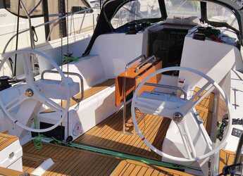 Chartern Sie segelboot in Punat - Elan E4 - 2 cab.