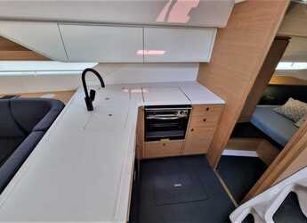 Chartern Sie segelboot in Punat - Elan E6