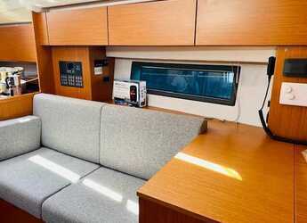 Rent a sailboat in Punta Ala - Bavaria C42