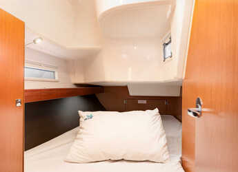 Chartern Sie segelboot in Punat - Bavaria Cruiser 37 - 3 cab.