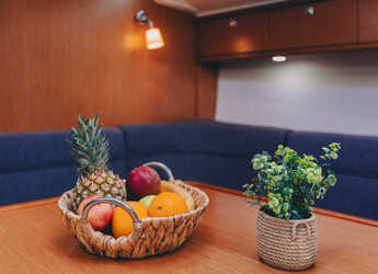 Chartern Sie segelboot in Punat - Bavaria Cruiser 37 - 3 cab.