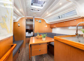 Chartern Sie segelboot in Punat - Bavaria Cruiser 37 - 3 cab.