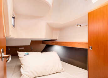 Chartern Sie segelboot in Punat - Bavaria Cruiser 37 - 3 cab.