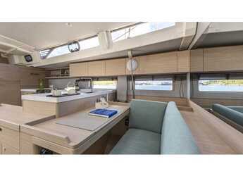 Alquilar velero en Cala dei Sardi - Oceanis 52