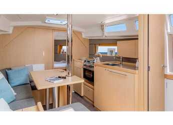 Chartern Sie segelboot in Albatros Marina - Oceanis 35