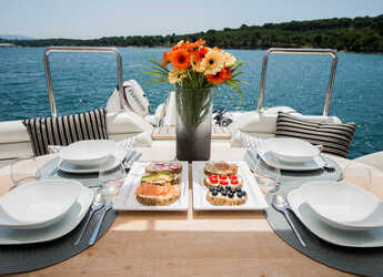 Alquilar yate en Marina Lav - Aicon 56