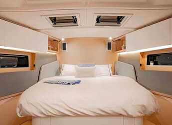 Rent a sailboat in Port Louis Marina - Moorings 44.3