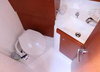 Chartern Sie segelboot in Port Purcell, Joma Marina - Oceanis 38.1 - 2 cab.