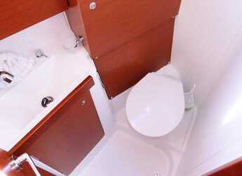 Chartern Sie segelboot in Port Purcell, Joma Marina - Oceanis 38.1 - 2 cab.