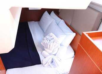 Chartern Sie segelboot in Port Purcell, Joma Marina - Oceanis 38.1 - 2 cab.