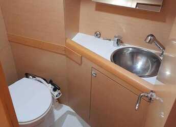 Rent a sailboat in Marina di Salivoli - Sun Odyssey 349