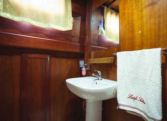 Rent a schooner in Poseidon Marina - Latife Sultan