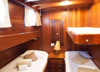 Rent a schooner in Poseidon Marina - Donna Marisa (ex Lady C)