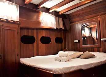 Rent a schooner in Poseidon Marina - Donna Marisa (ex Lady C)