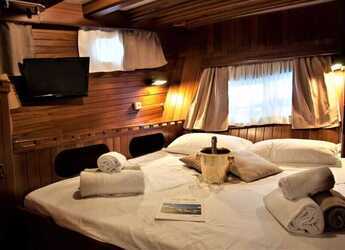 Rent a schooner in Poseidon Marina - Donna Marisa (ex Lady C)