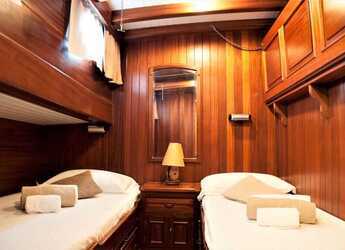 Rent a schooner in Poseidon Marina - Donna Marisa (ex Lady C)