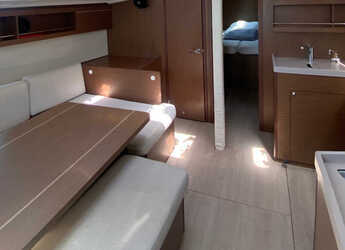 Alquilar velero en Puerto de Lefkas - Oceanis 40.1 (3 double and 1 bunk beds)