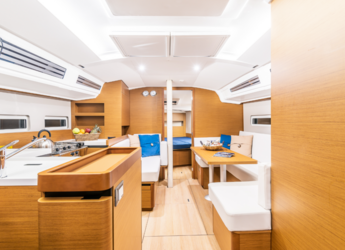 Alquilar velero en Lavrion Marina - Sun Odyssey 410 - 3 cab.