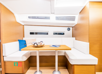 Alquilar velero en Lavrion Marina - Sun Odyssey 410 - 3 cab.