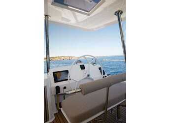 Chartern Sie katamaran in Marina Uturoa - Bali 5.4 - 5 + 1 cab.