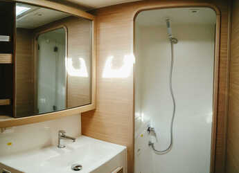 Alquilar catamarán en Puerto de Lefkas - Lagoon 42