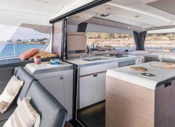 Chartern Sie katamaran in Adhamas - Fountaine Pajot - Aura 51