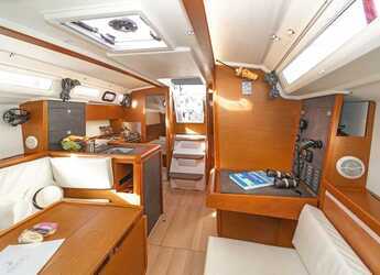 Rent a sailboat in Volos - Sun Odyssey 349