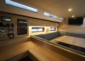 Alquilar velero en Marina d'Arechi - D&D Kufner 50