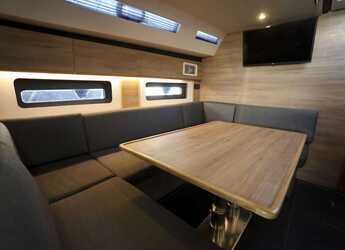 Alquilar velero en Marina d'Arechi - D&D Kufner 50