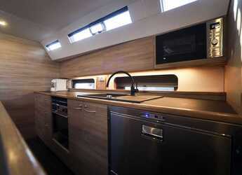 Alquilar velero en Marina d'Arechi - D&D Kufner 50