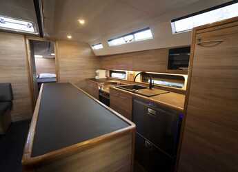 Alquilar velero en Marina d'Arechi - D&D Kufner 50