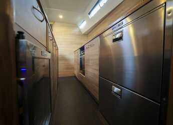 Alquilar velero en Marina d'Arechi - D&D Kufner 50