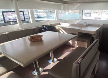 Alquilar catamarán en Marina Kastela - Lagoon 51