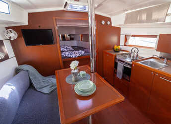 Noleggiare sailboat in Veruda Marina - Oceanis 38.1