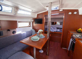 Noleggiare sailboat in Veruda Marina - Oceanis 38.1